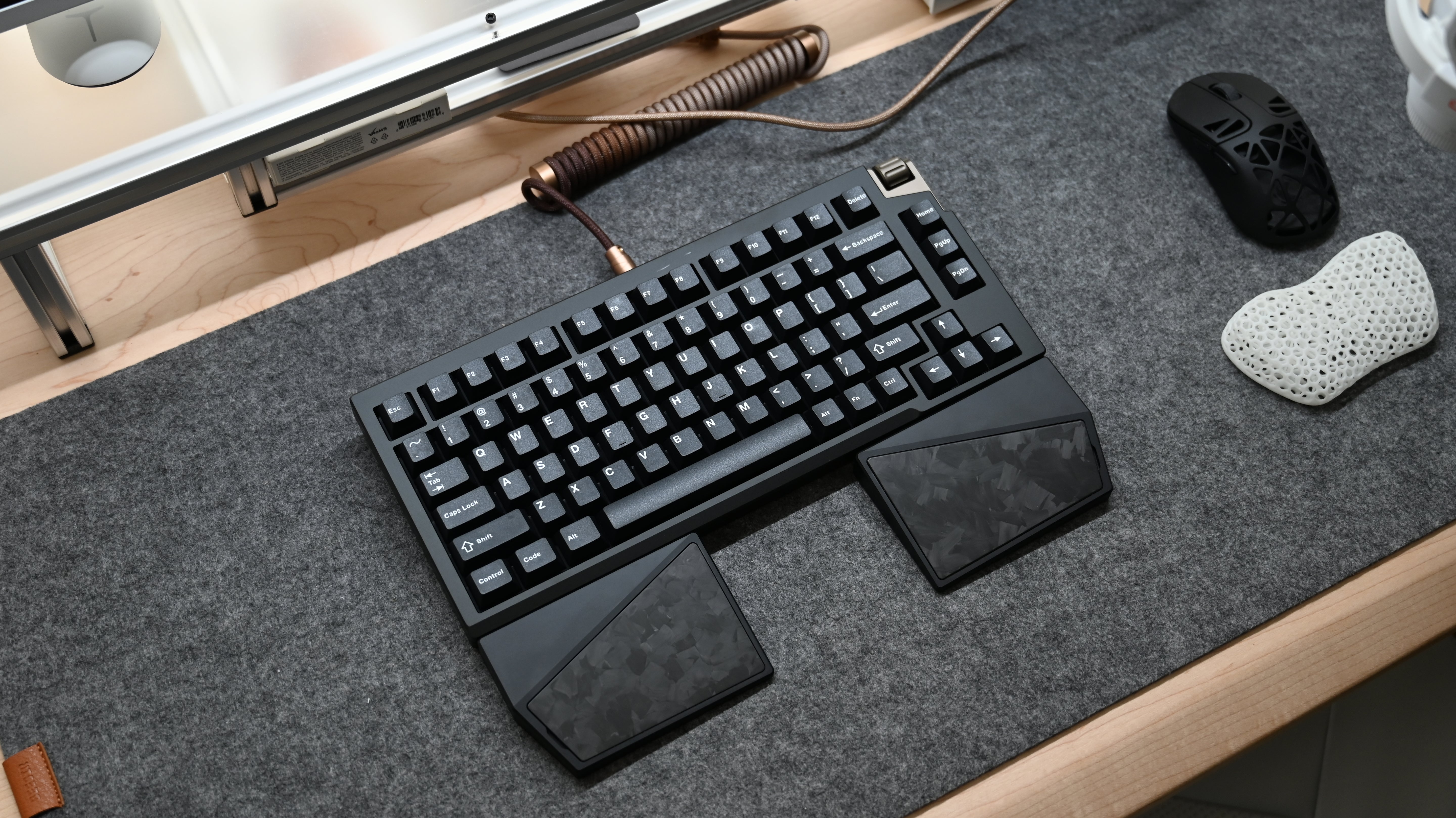 LUMINKEY Split Palm Rest - Carbon Fiber