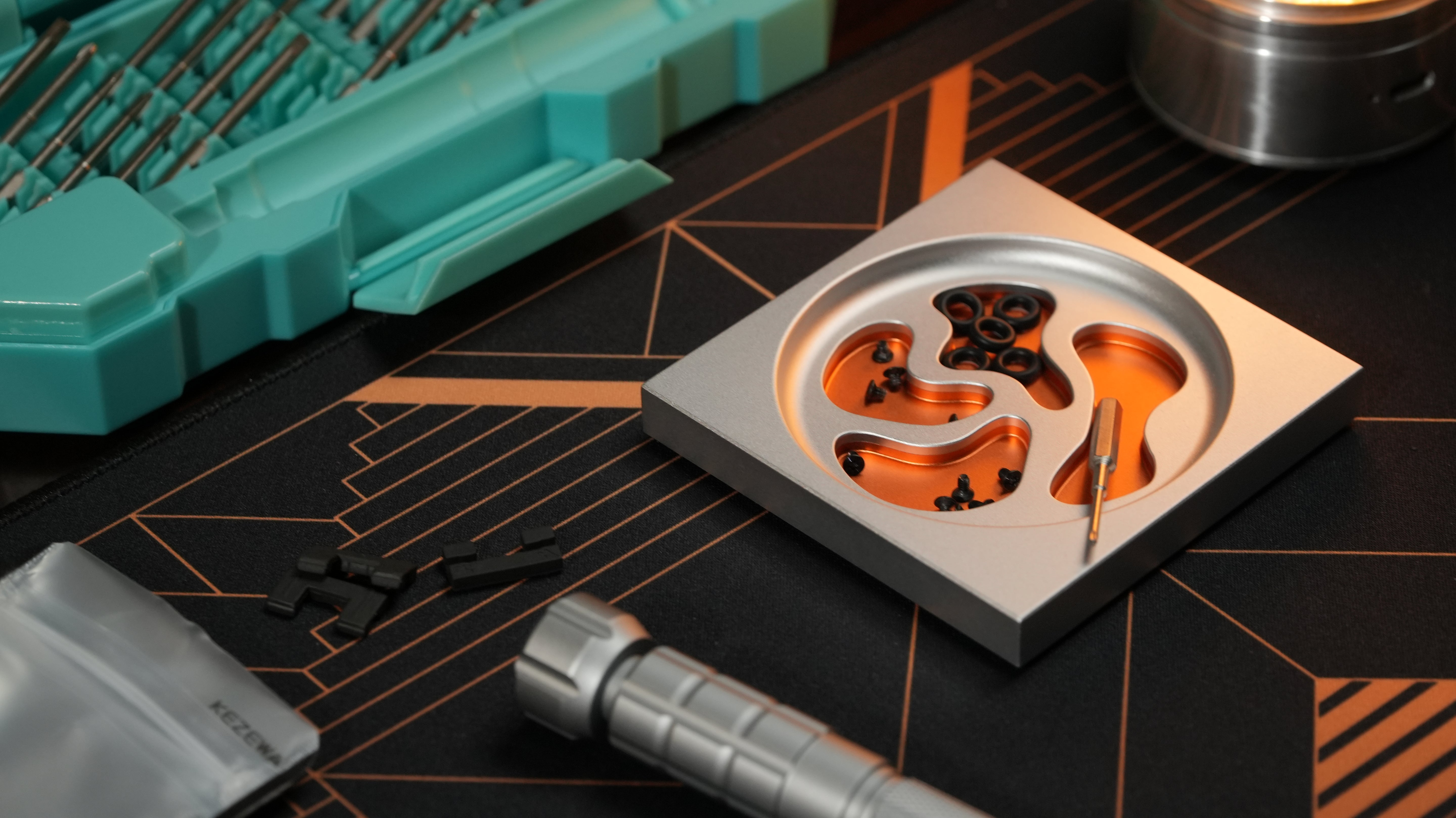 LUMINKEY Nova Flow-Screw Tray