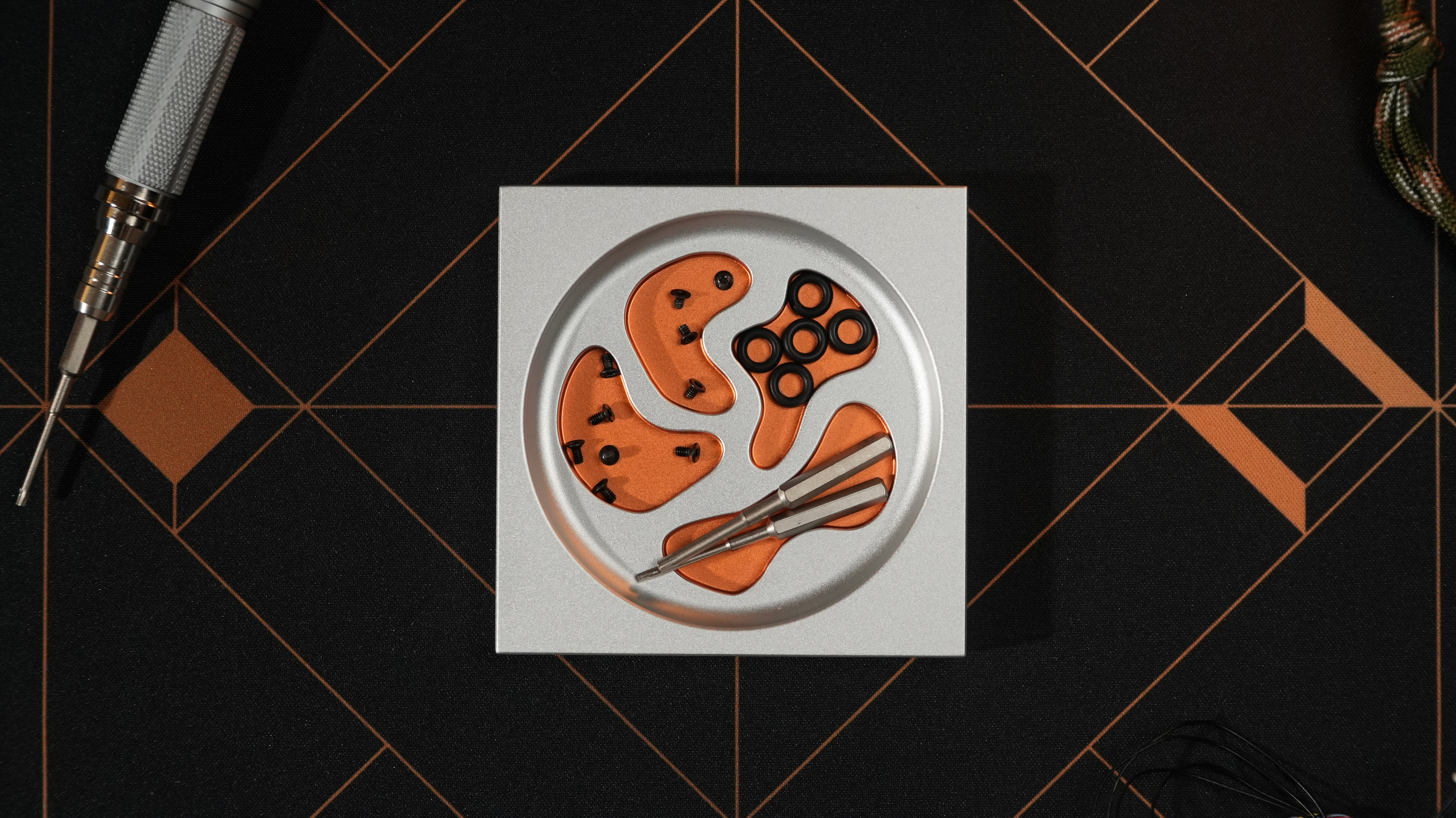LUMINKEY Nova Flow-Screw Tray